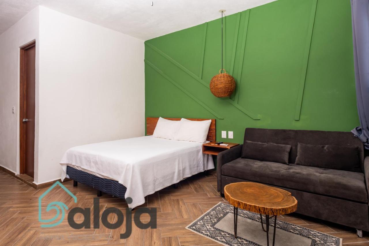 Vica Guest House Con Piscina En La Entrada De La Zona Hotelera كانكون المظهر الخارجي الصورة