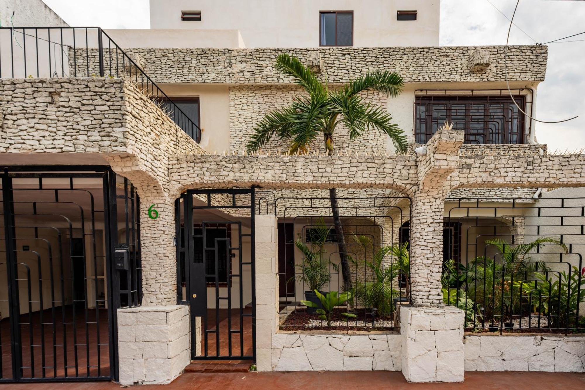 Vica Guest House Con Piscina En La Entrada De La Zona Hotelera كانكون المظهر الخارجي الصورة