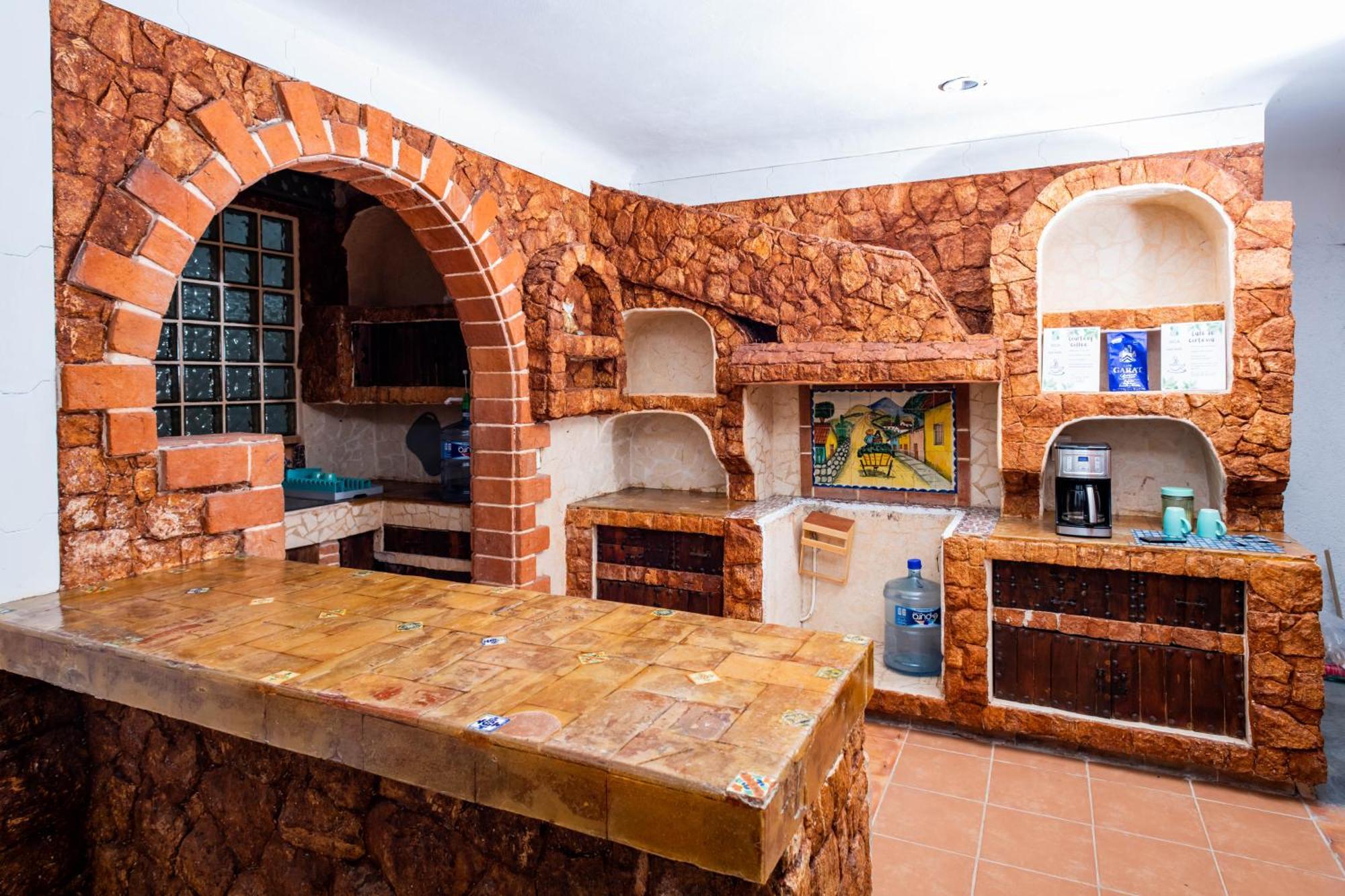 Vica Guest House Con Piscina En La Entrada De La Zona Hotelera كانكون المظهر الخارجي الصورة