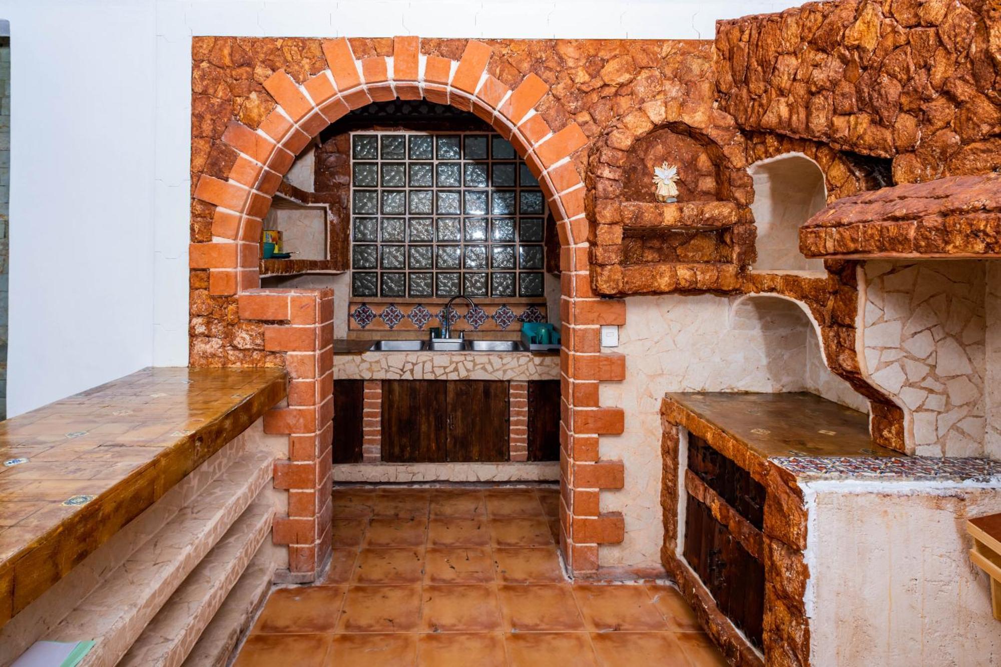 Vica Guest House Con Piscina En La Entrada De La Zona Hotelera كانكون المظهر الخارجي الصورة